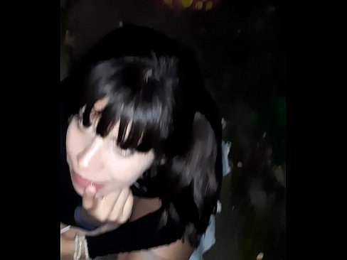 ❤️ Gatvėje išsipūtęs penis mainais už saldainius Porno prie porno lt.porn-milf300.ru
